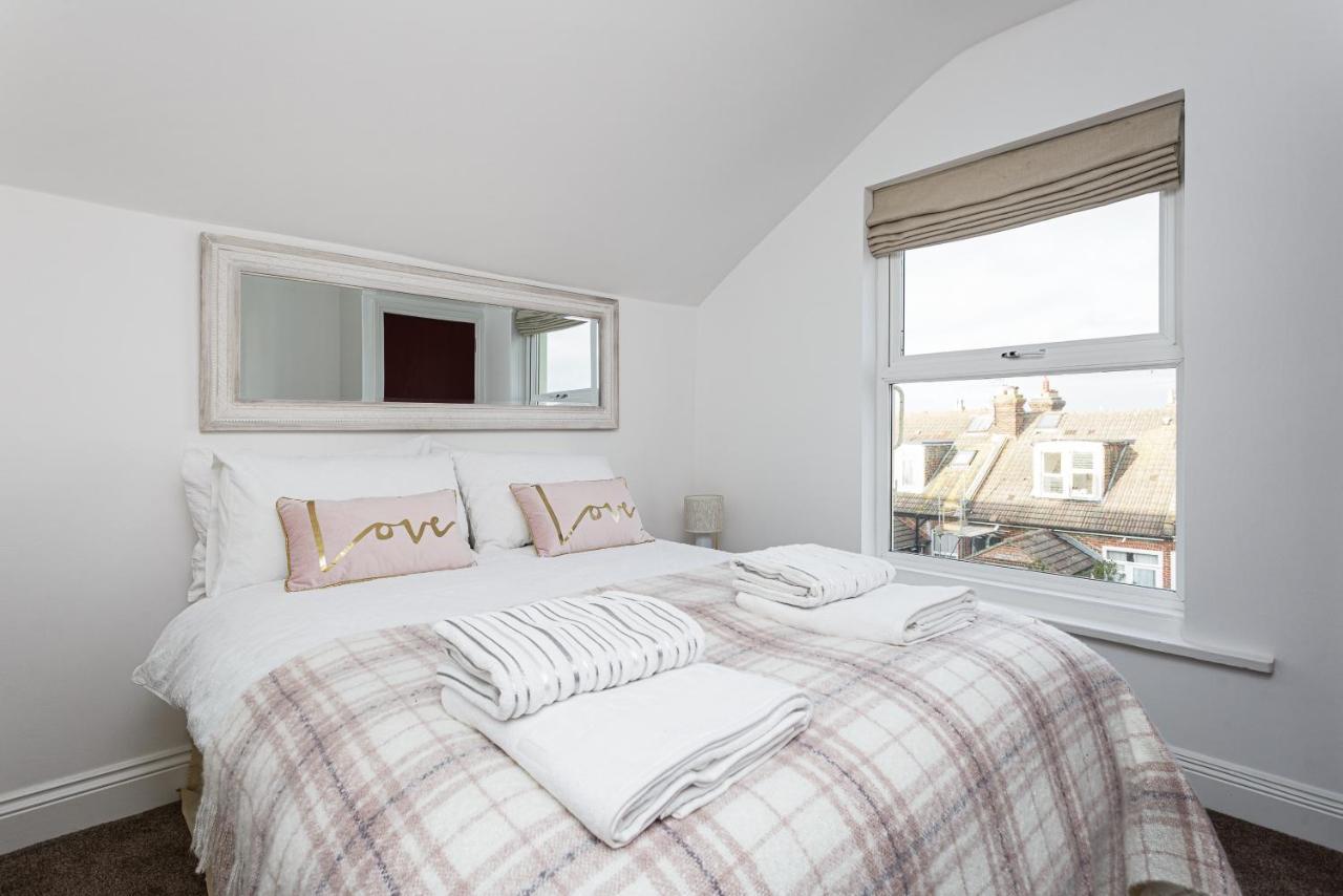 פורטסמות' Luxury Granada Apartments - 1 & 2 Bed Flats W Free Parking Perfect For Contractors, Students Near The Beach מראה חיצוני תמונה