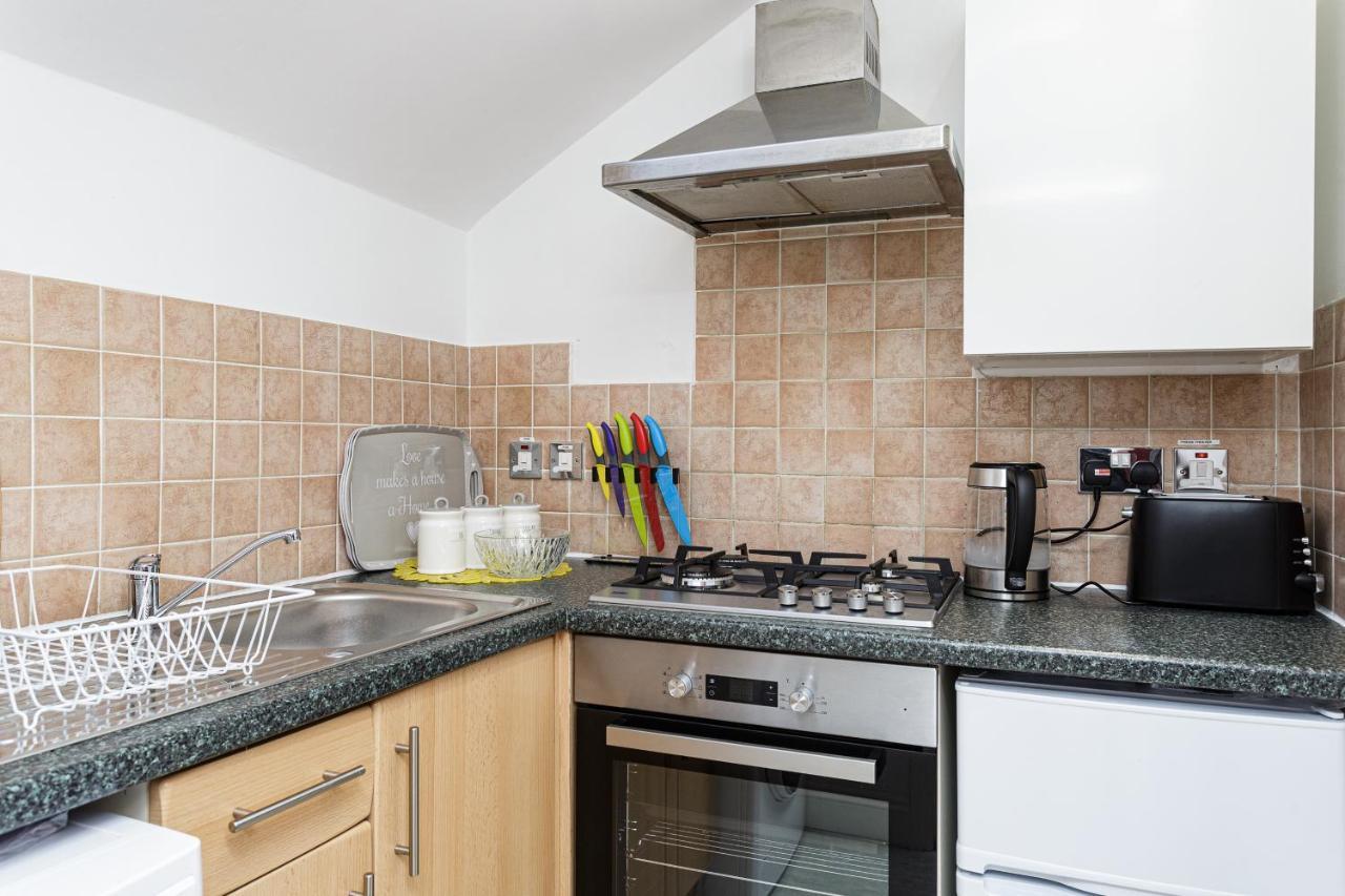 פורטסמות' Luxury Granada Apartments - 1 & 2 Bed Flats W Free Parking Perfect For Contractors, Students Near The Beach מראה חיצוני תמונה