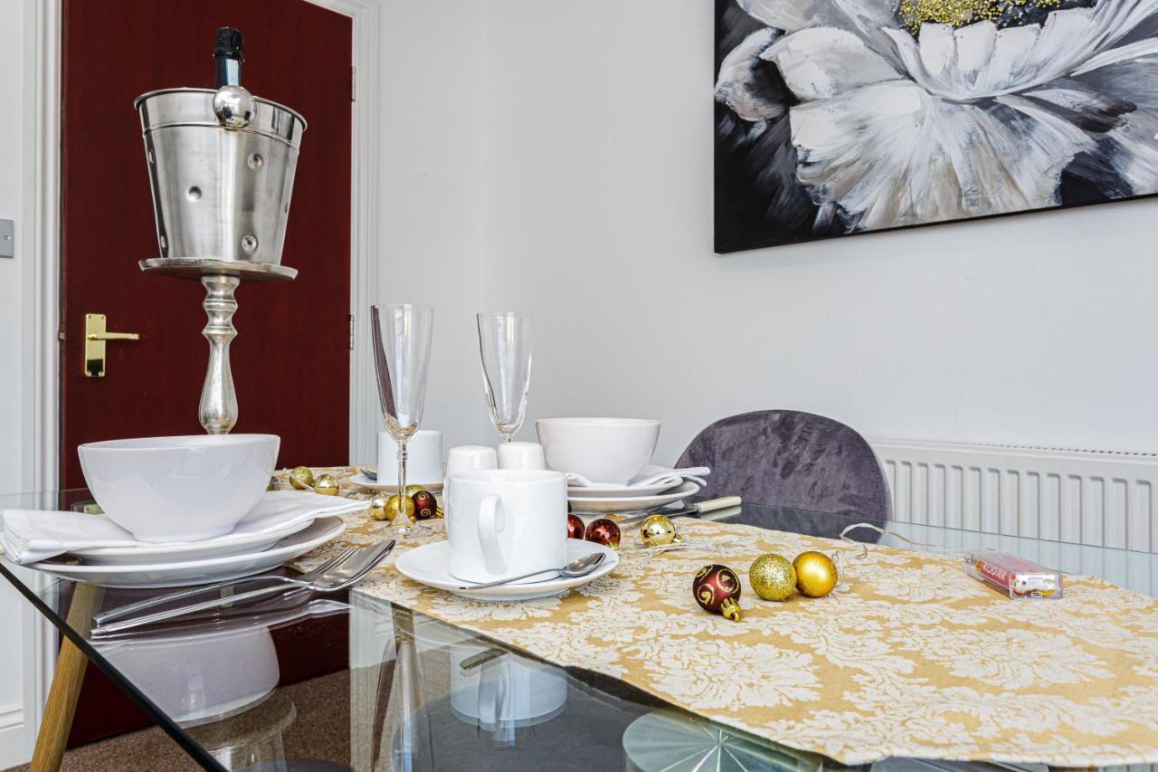 פורטסמות' Luxury Granada Apartments - 1 & 2 Bed Flats W Free Parking Perfect For Contractors, Students Near The Beach מראה חיצוני תמונה