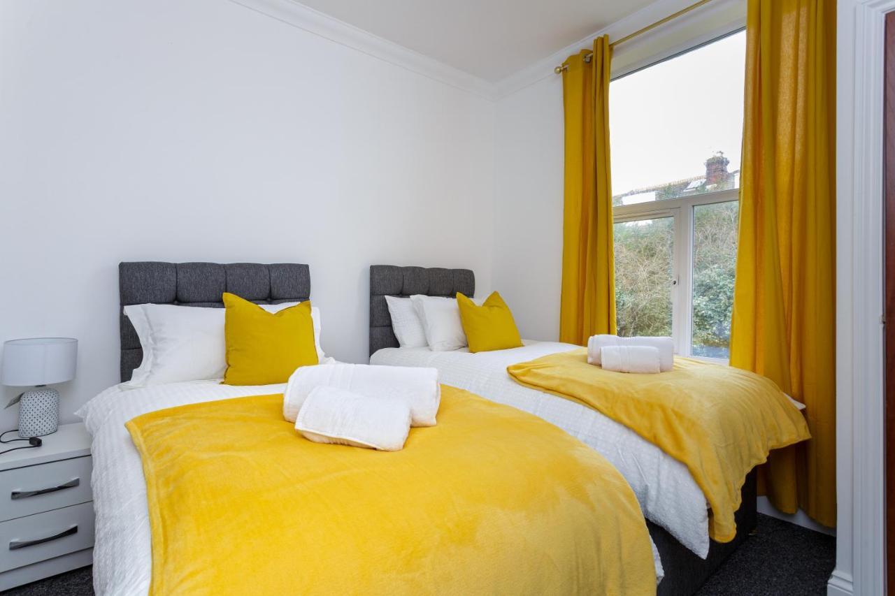 פורטסמות' Luxury Granada Apartments - 1 & 2 Bed Flats W Free Parking Perfect For Contractors, Students Near The Beach חדר תמונה