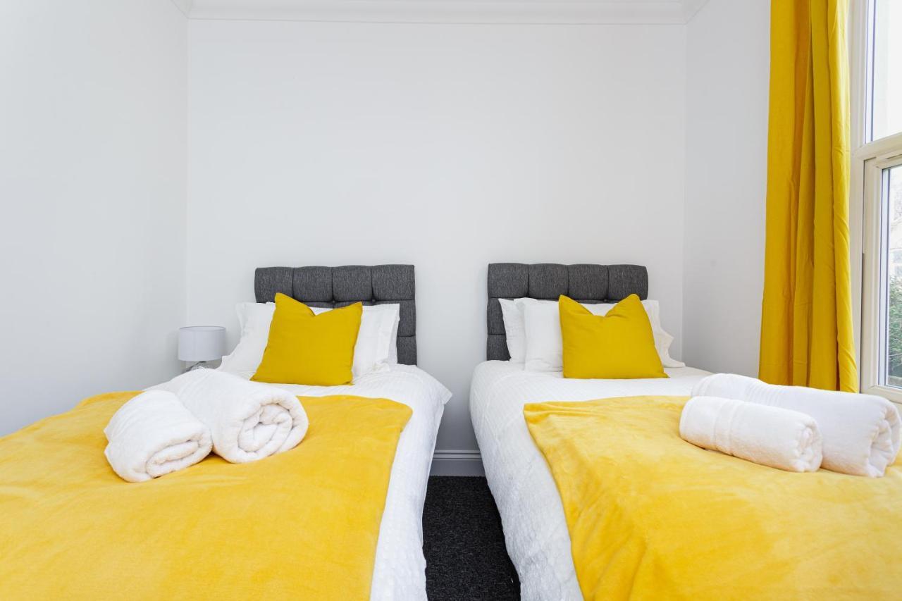 פורטסמות' Luxury Granada Apartments - 1 & 2 Bed Flats W Free Parking Perfect For Contractors, Students Near The Beach חדר תמונה