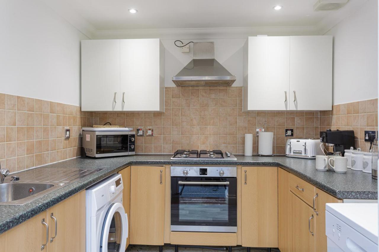 פורטסמות' Luxury Granada Apartments - 1 & 2 Bed Flats W Free Parking Perfect For Contractors, Students Near The Beach חדר תמונה
