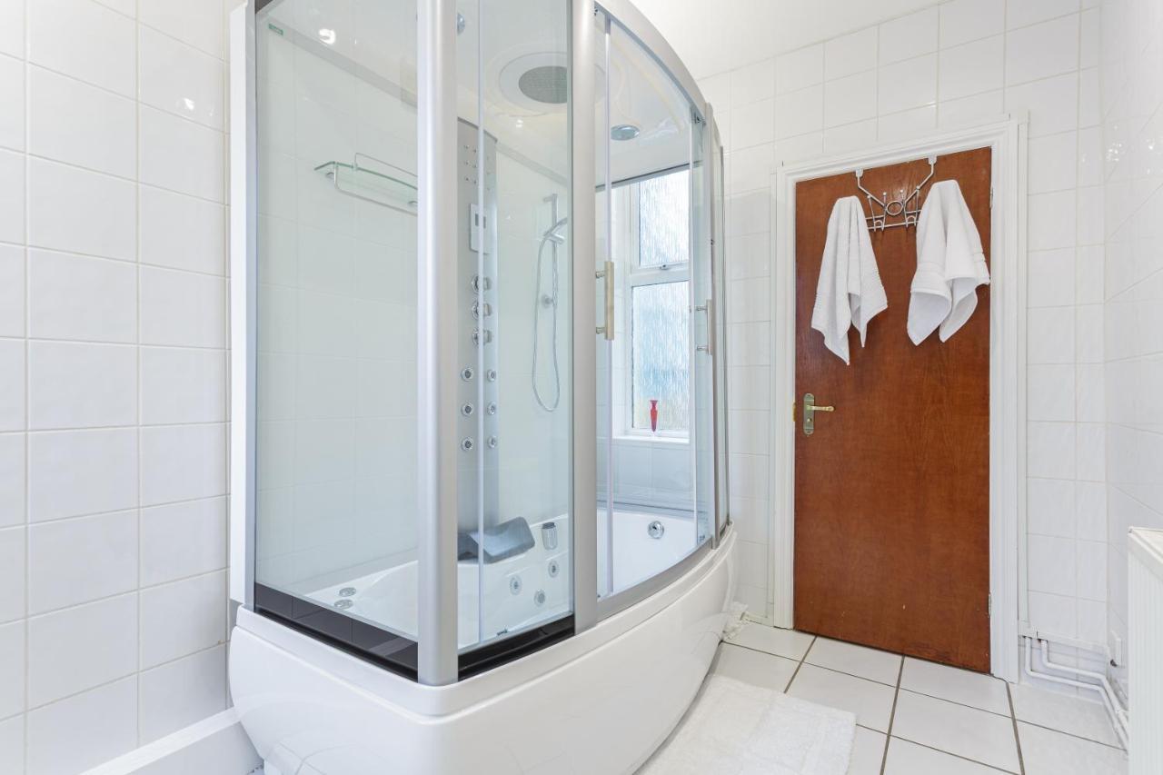 פורטסמות' Luxury Granada Apartments - 1 & 2 Bed Flats W Free Parking Perfect For Contractors, Students Near The Beach חדר תמונה